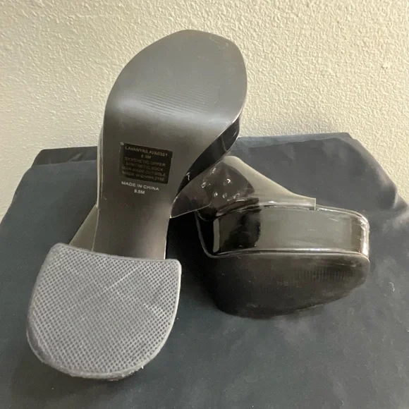 Steve Madden Black Patent Platform Mules - Picture 5 of 7